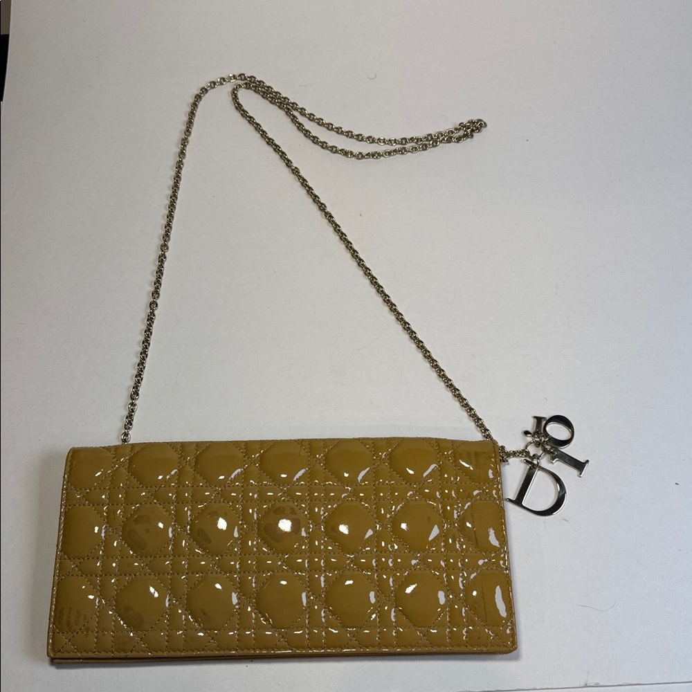 Lady Dior Quilted
Patent‎ Leather Cannage Crossbody purse